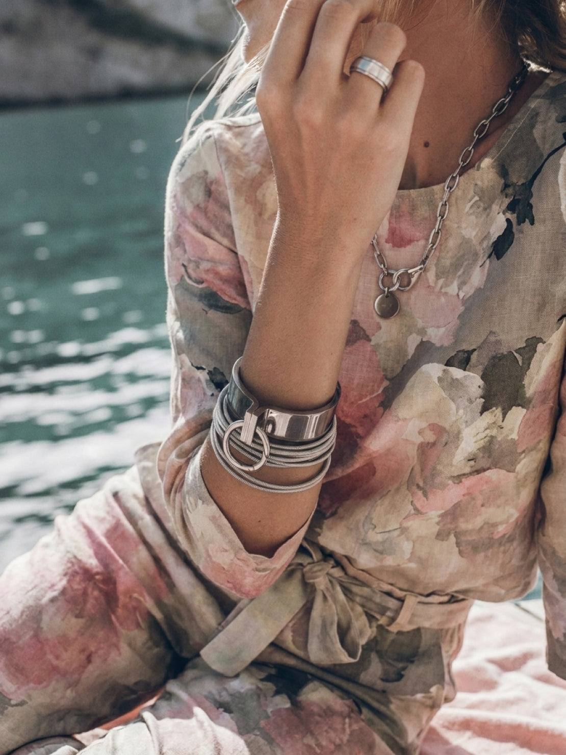 Lavinia | Completo Due Pezzi Minimal con Top Lungo e Pantaloni Ampi